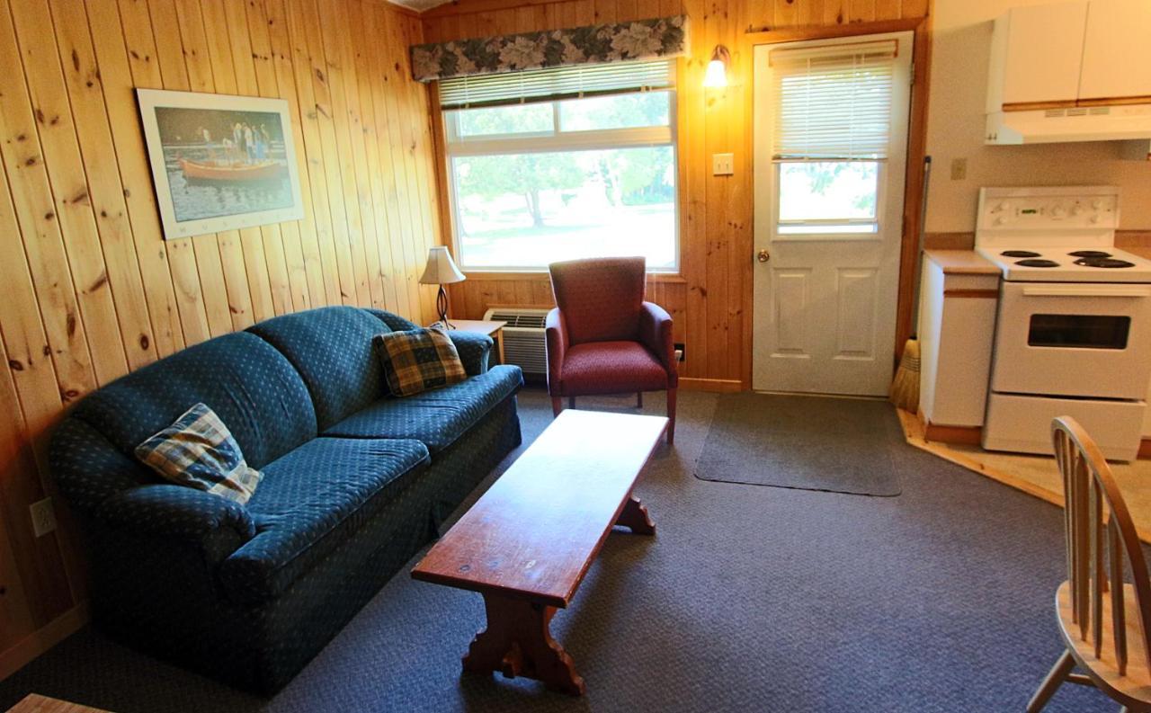 Colonial Bay Motel And Cottages Huntsville Bagian luar foto