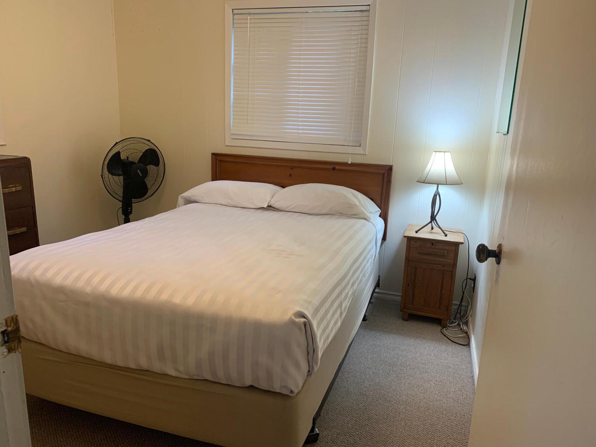 Colonial Bay Motel And Cottages Huntsville Bagian luar foto