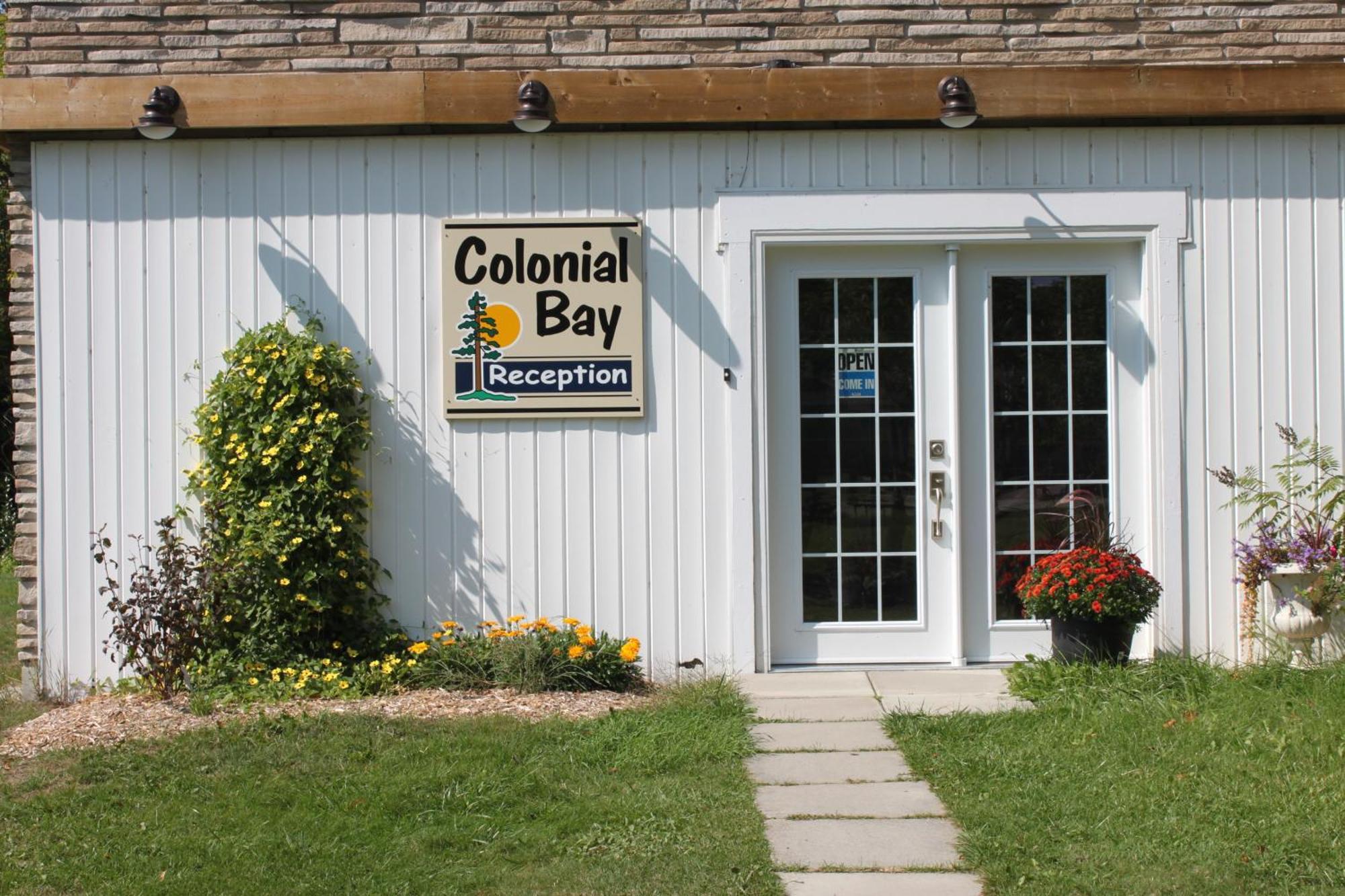Colonial Bay Motel And Cottages Huntsville Bagian luar foto