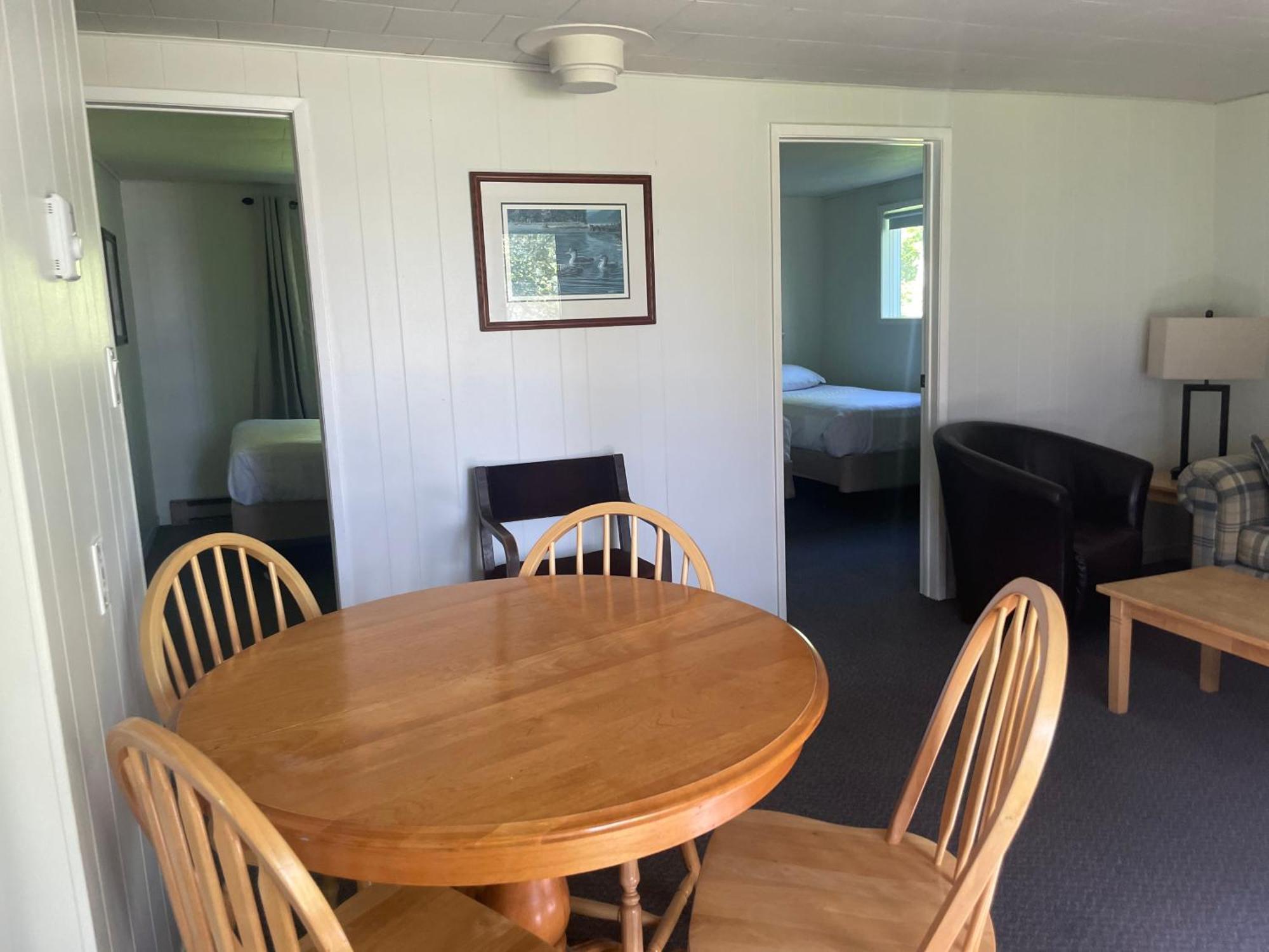 Colonial Bay Motel And Cottages Huntsville Bagian luar foto