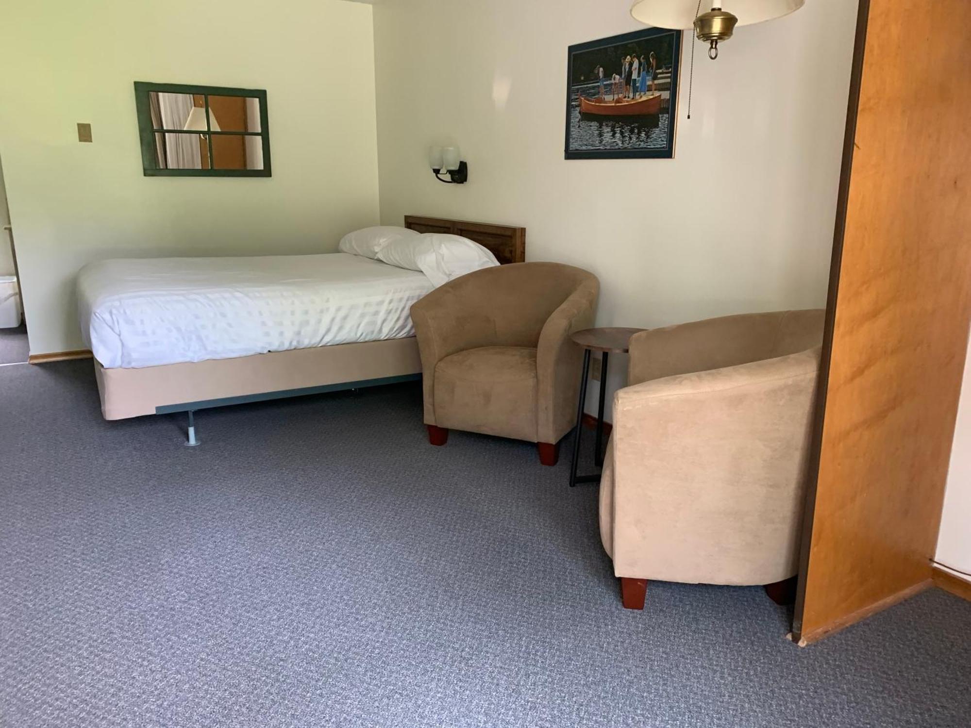 Colonial Bay Motel And Cottages Huntsville Bagian luar foto